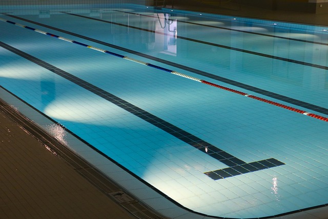 Swimming pool with lane lines